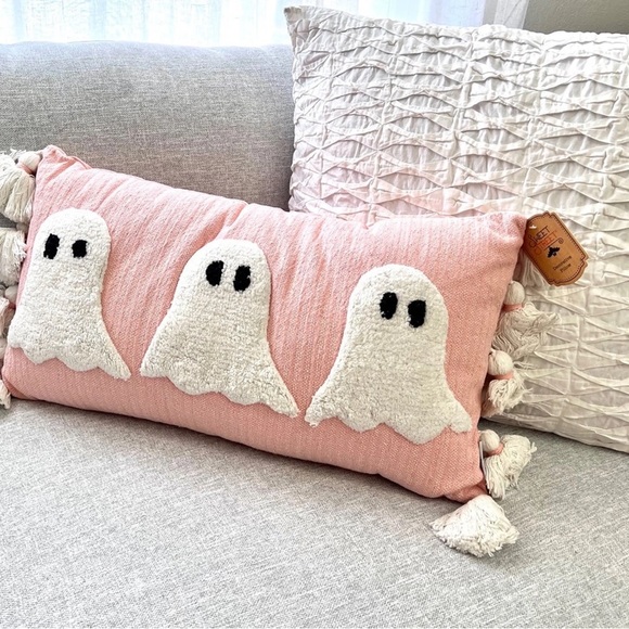 VIRAL Home Goods Sweet Street Pink Ghost Pillow - Picture 1 of 2